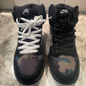 Nike sb dunk camo